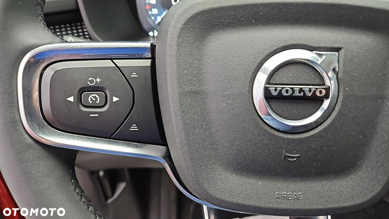 Volvo XC 40 T3 R-Design - 16