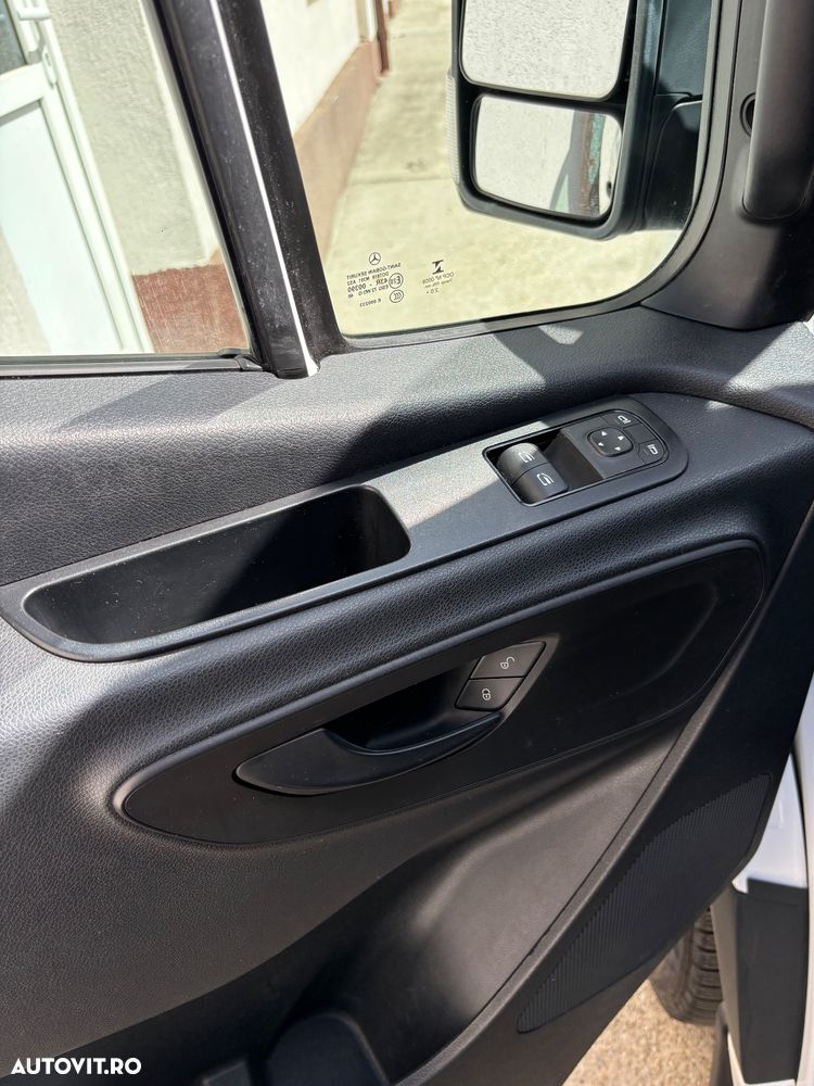 Mercedes-Benz Sprinter - 14