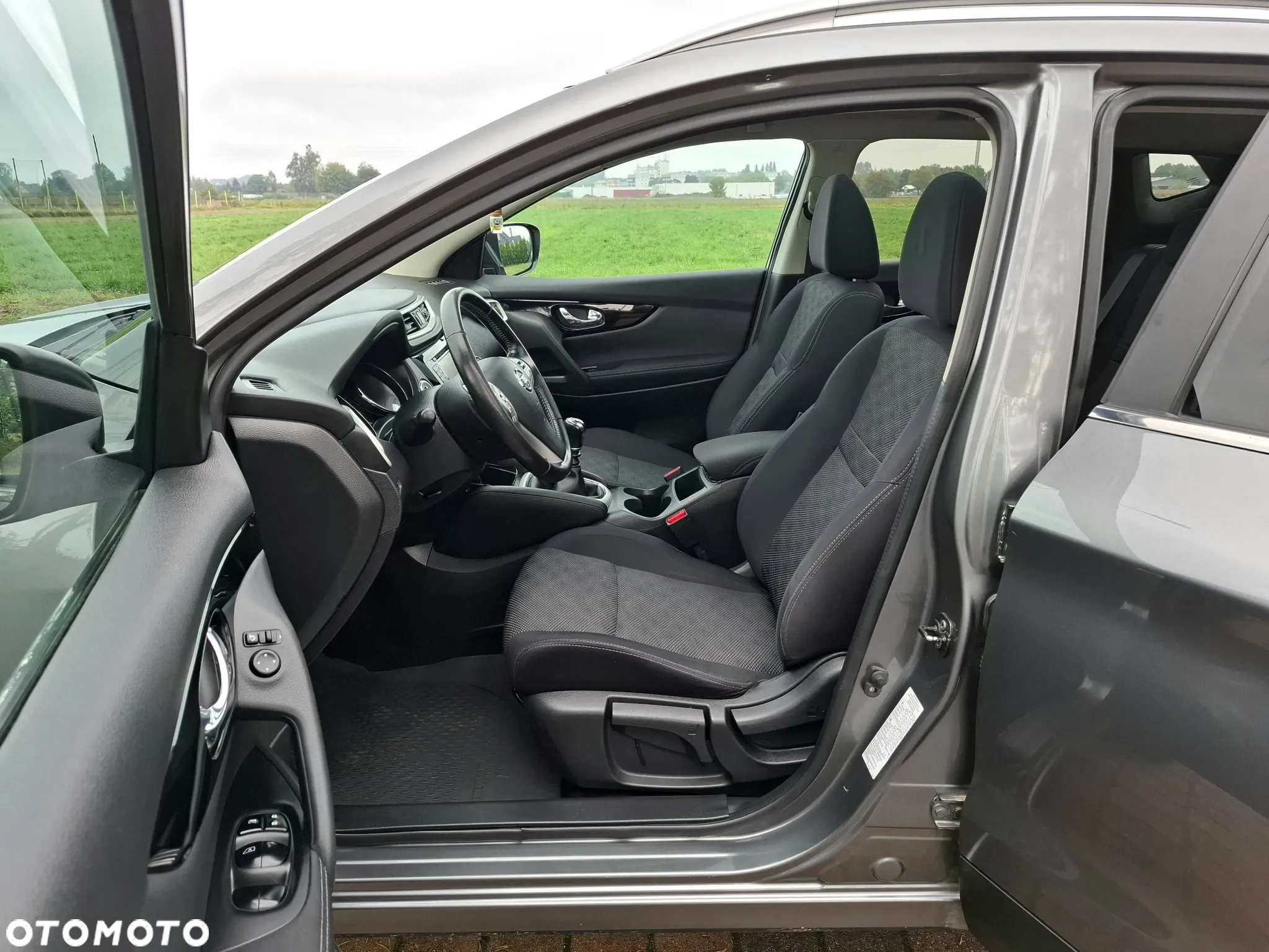 Nissan Qashqai 1.2 DIG-T N-Connecta EU6 - 26