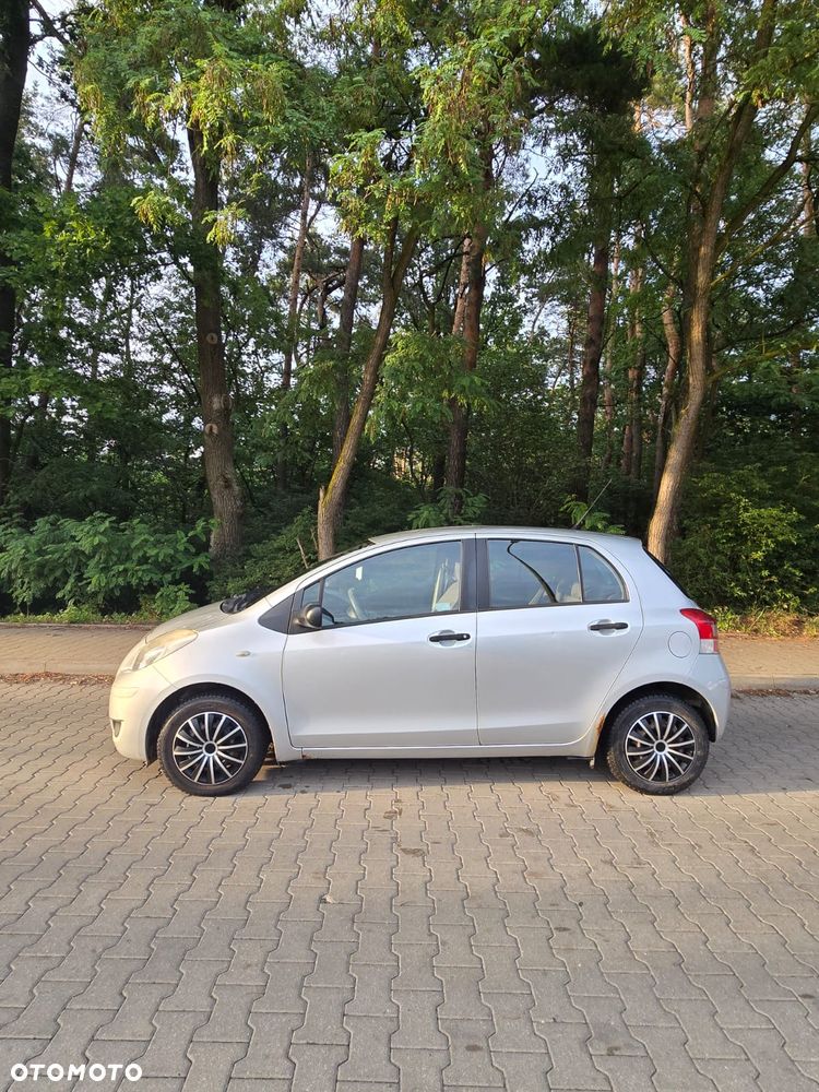 Toyota Yaris 1.0 Active - 2