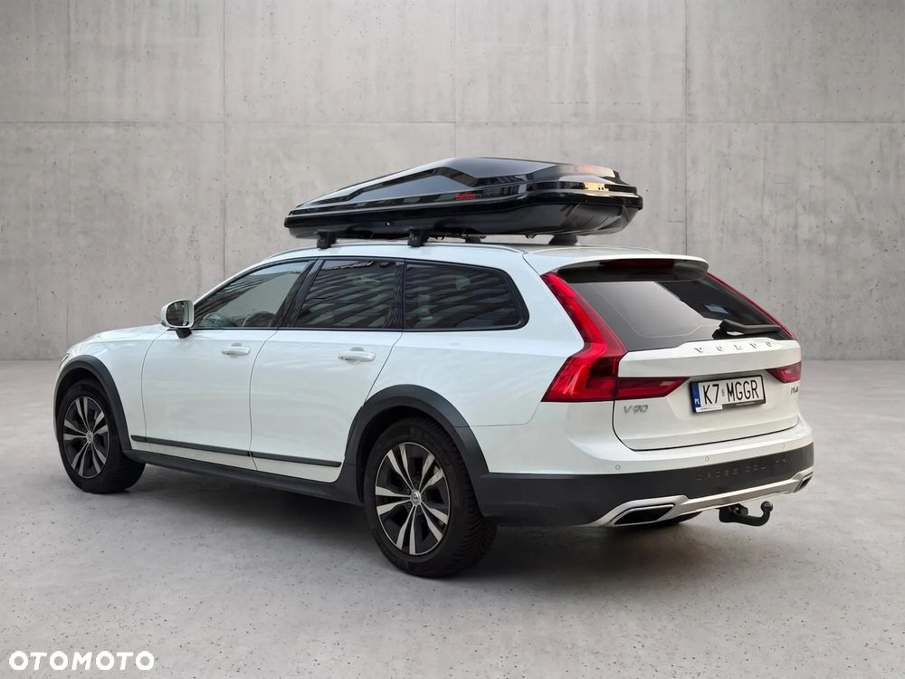 Volvo V90 D4 AWD Geartronic Momentum Pro - 4