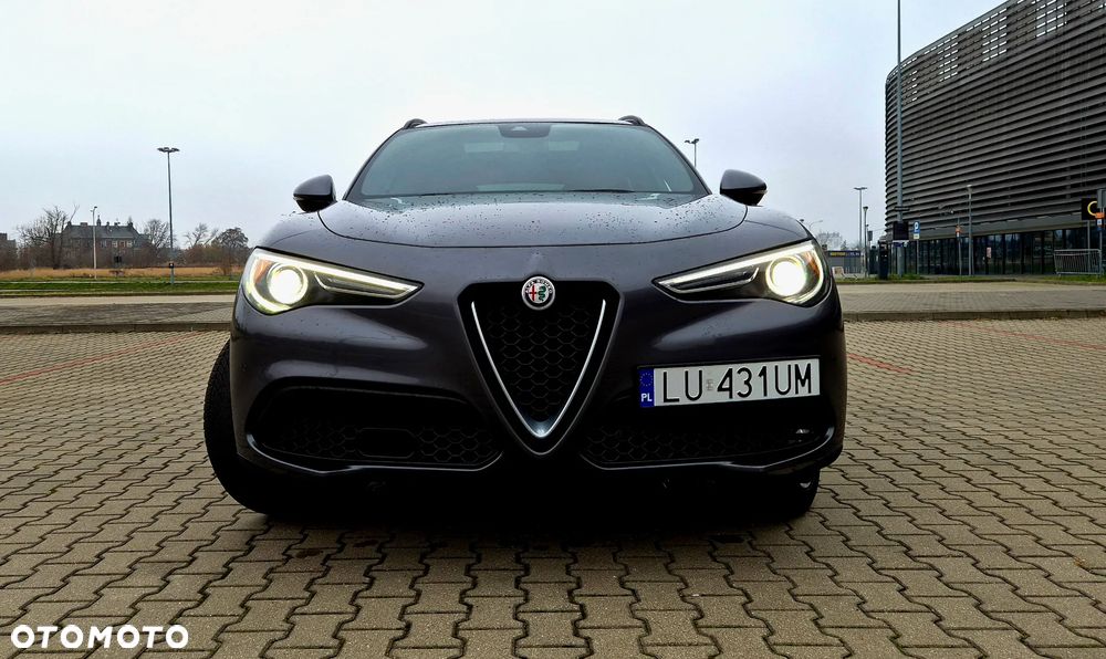 Alfa Romeo Stelvio 2.0 Turbo 16V AT8-Q4 Ti - 34
