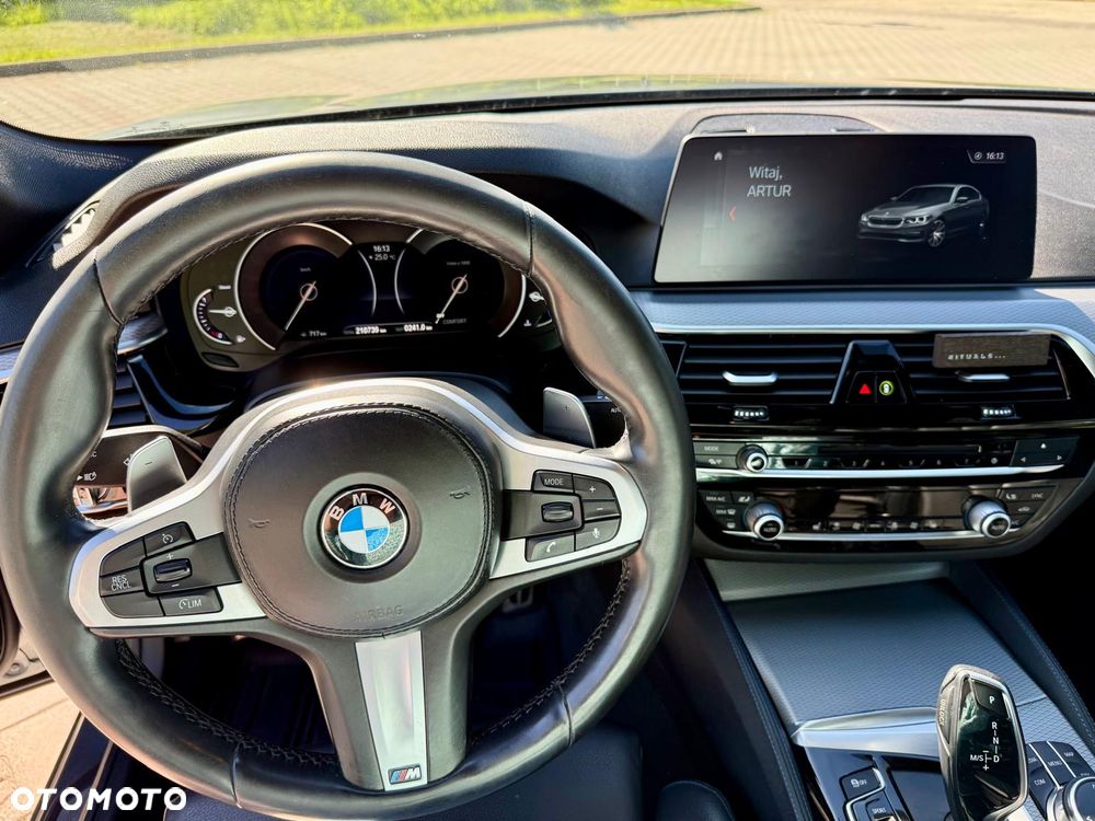 BMW Seria 5 520d xDrive - 12