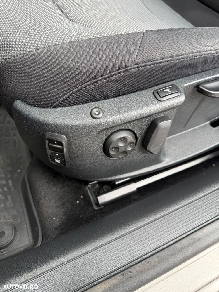 Volkswagen Passat 2.0 TDI 4Motion DPF DSG Comfortline - 10