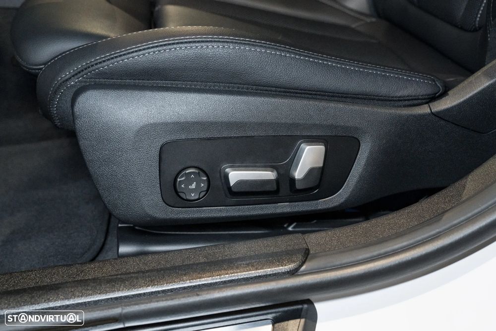 BMW 330 e Touring Pack M Auto - 28