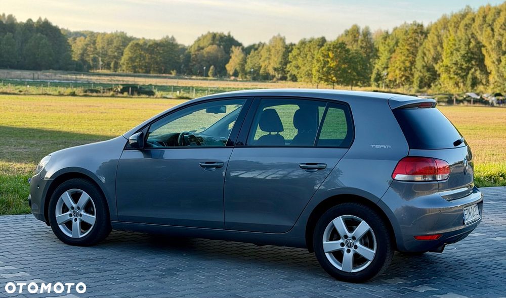 Volkswagen Golf - 2