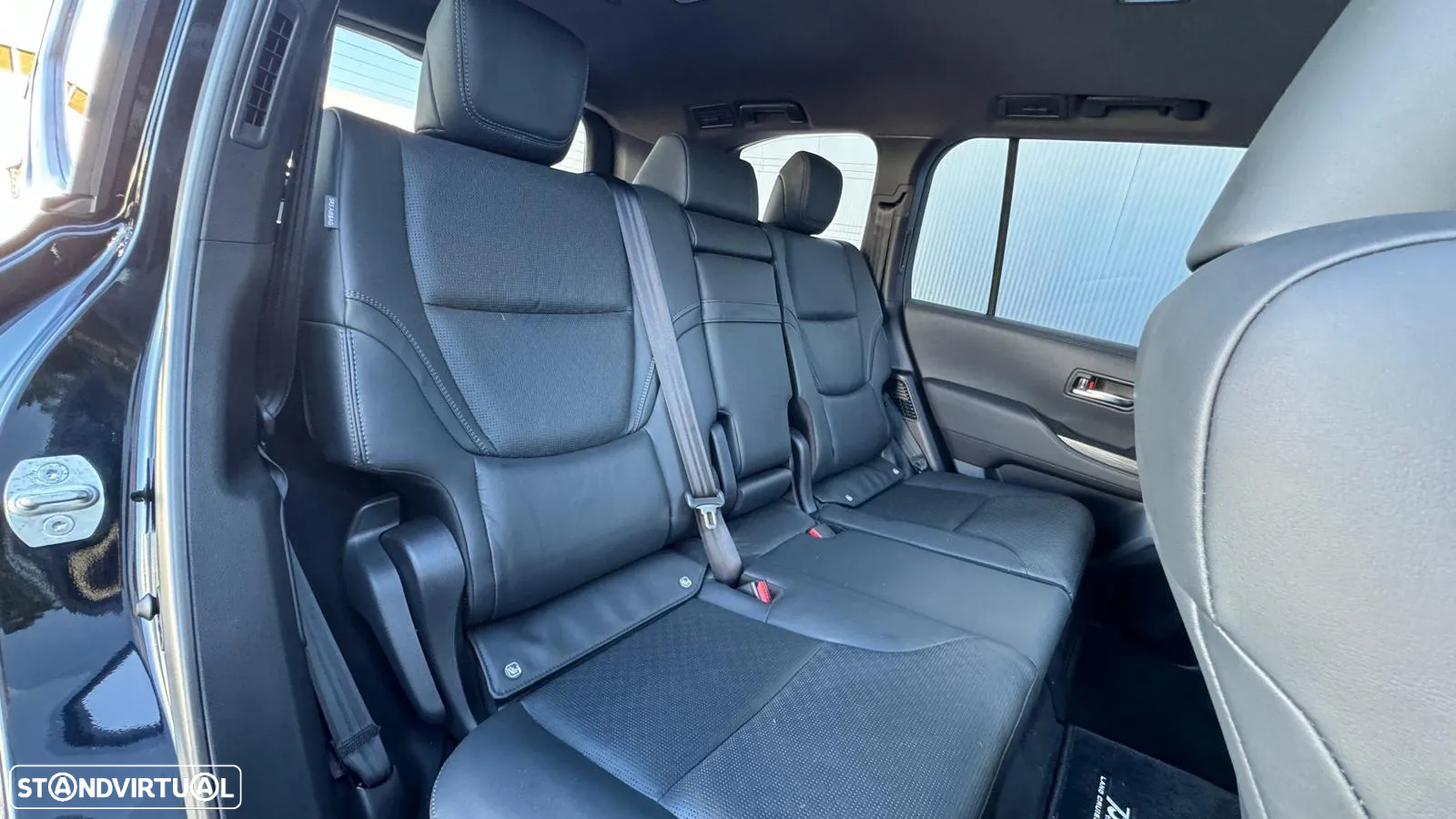 Toyota Land Cruiser 2.8 D-4D Auto First Edition - 8