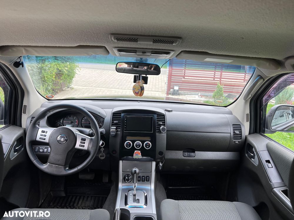 Nissan Navara 2.5 dCi DPF 4X4 Double Cab LE Plus Aut. - 5