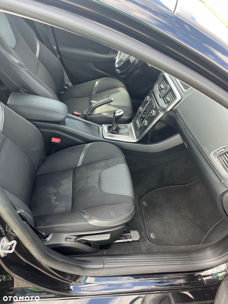 Volvo V40 T2 Drive-E Momentum - 17