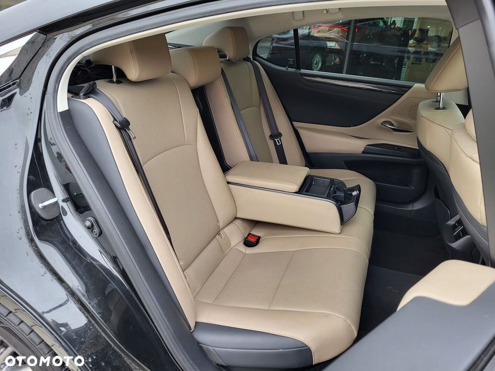 Lexus ES - 26