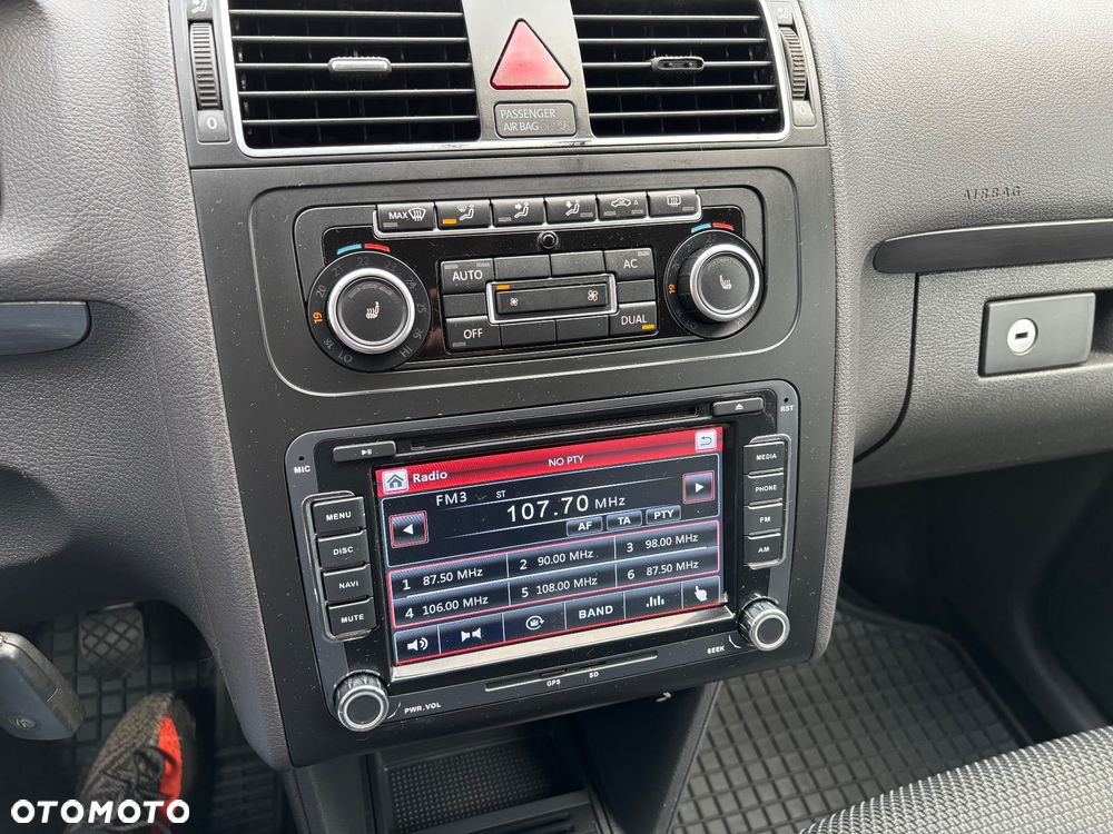 Volkswagen Touran - 15