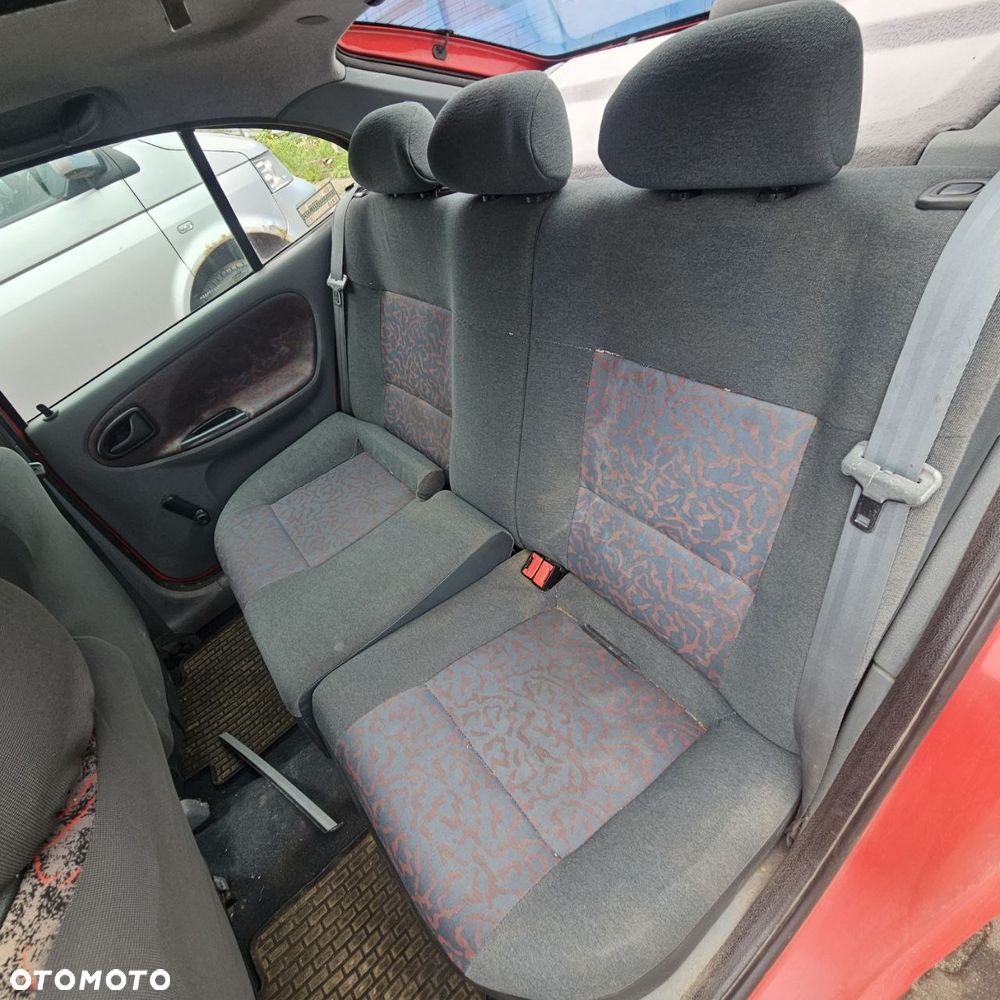 Renault Megane (1996) 1,4 B 55 kW / 75 KM (kod lak: 727 pojazd na części - 5