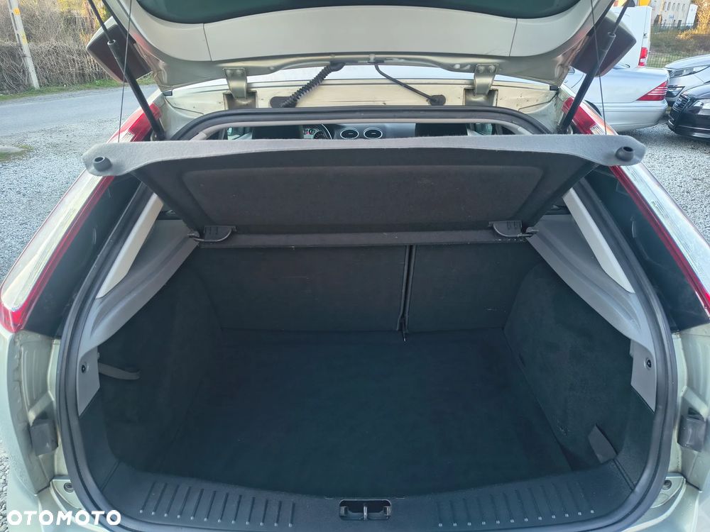 Ford Focus 1.6 Ghia - 22