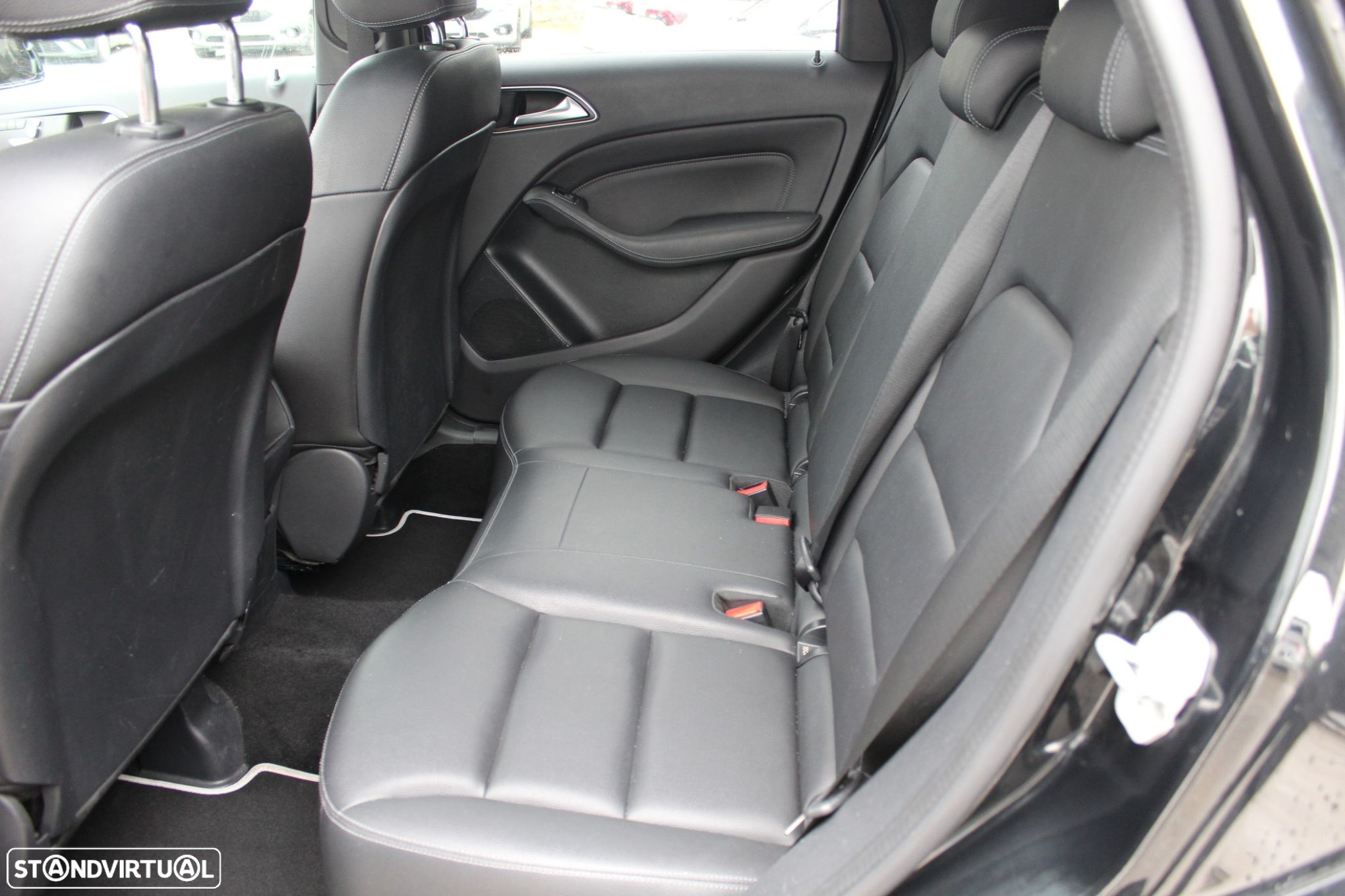 Mercedes-Benz B 200 d AMG Line - 15