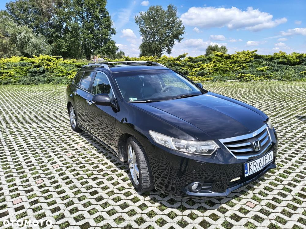 Honda Accord 2.0 Executive Nav - 22