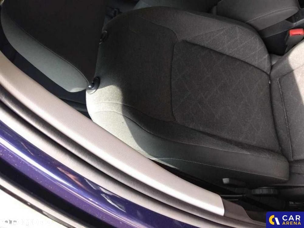 Volkswagen Golf - 37