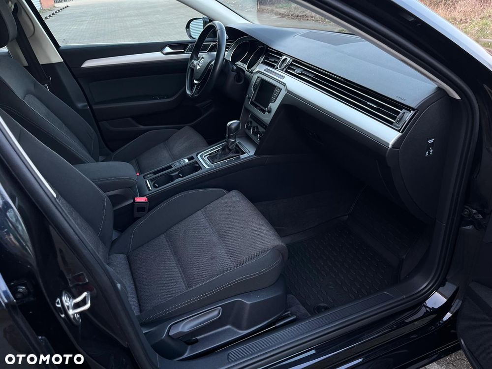 Volkswagen Passat 2.0 TDI (BlueMotion Technology) DSG Comfortline - 17