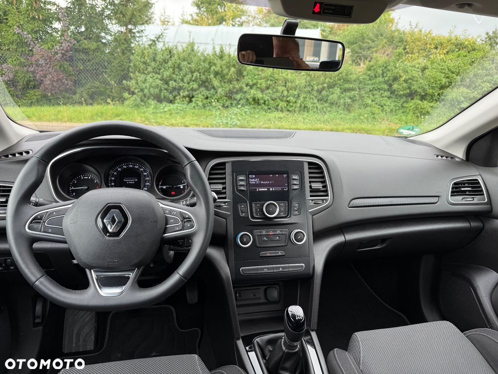 Renault Megane ENERGY TCe 130 Start & Stop Paris - 6