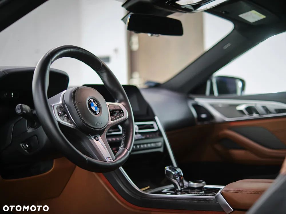 BMW Seria 8 M850i xDrive - 16