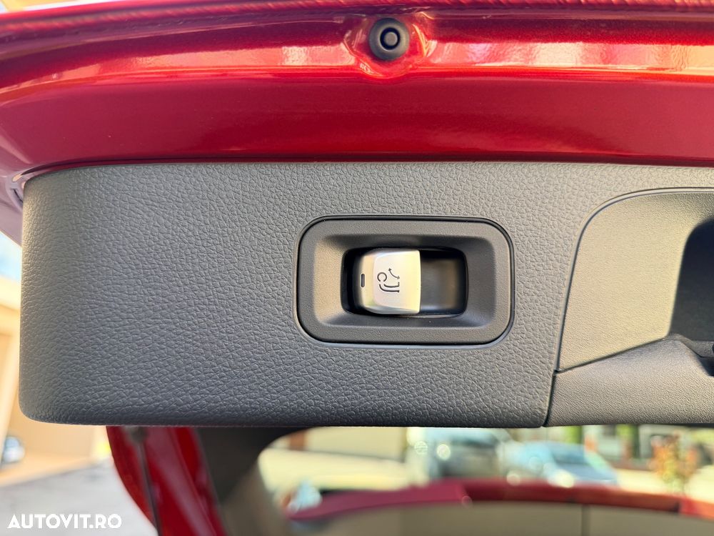 Mercedes-Benz GLC 300 e 4MATIC - 36