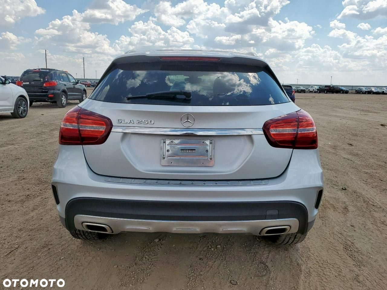 Mercedes-Benz GLA - 8