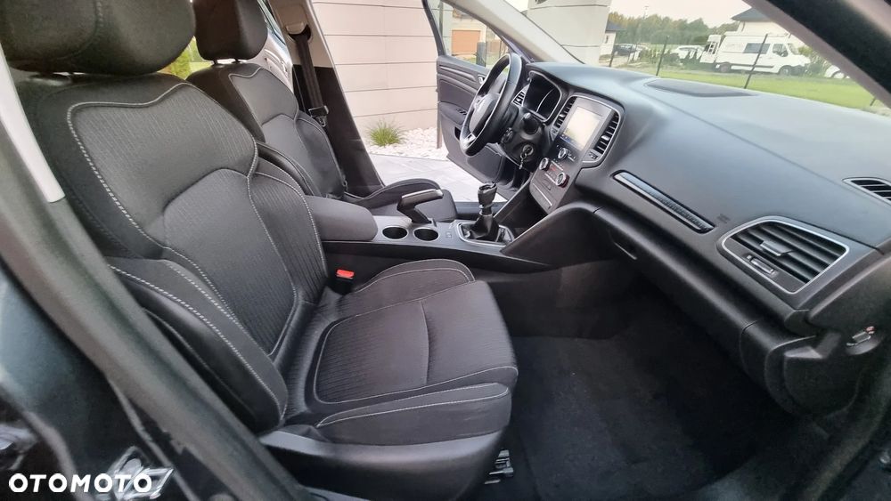 Renault Megane ENERGY TCe 100 INTENS - 35
