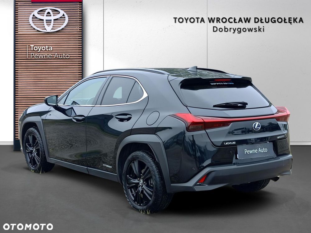 Lexus UX - 5