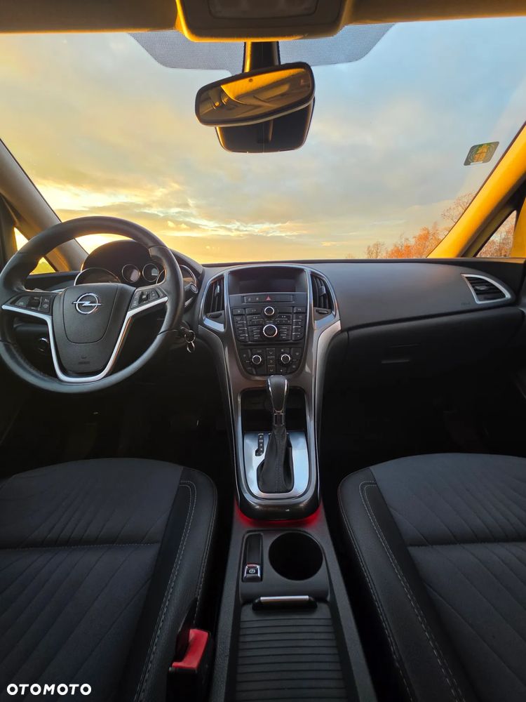 Opel Astra 1.4 T Cosmo - 33