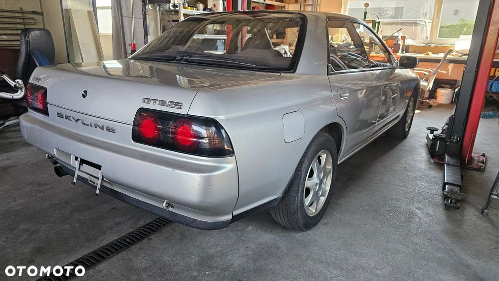 Nissan Skyline - 7