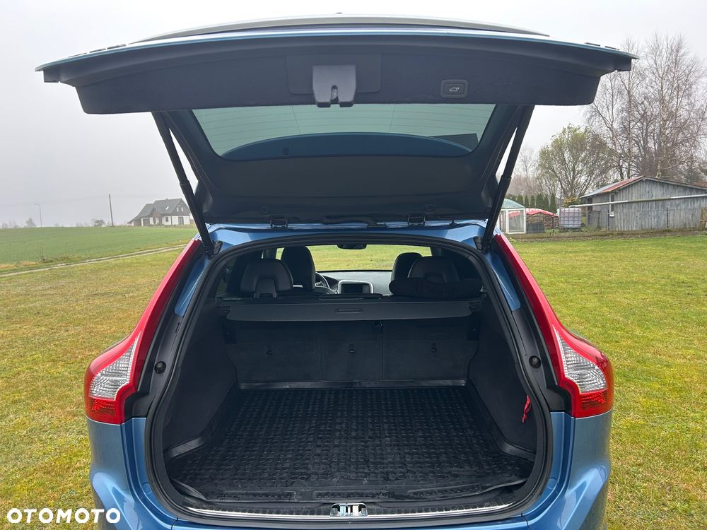 Volvo XC 60 D4 Geartronic RDesign - 11