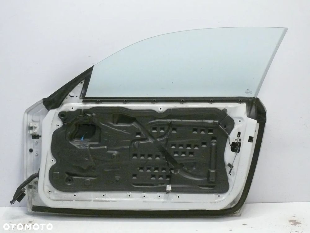 DRZWI PRZEDNIE PRAWE BMW 1 E81 E82 E88 COUPE CABRIO 2007 - 2