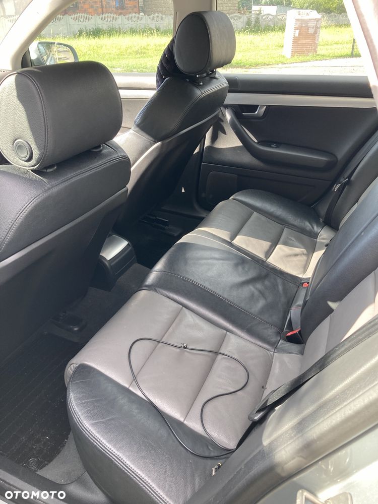 Audi A4 Limousine - 4