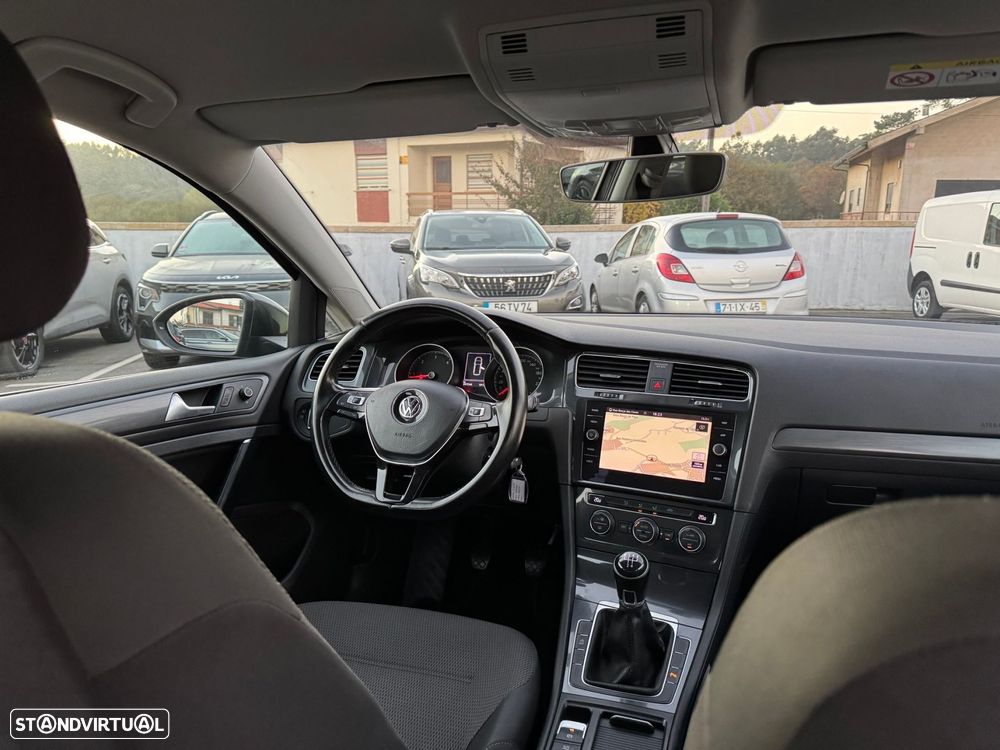 VW Golf Variant 1.6 TDi Confortline - 24