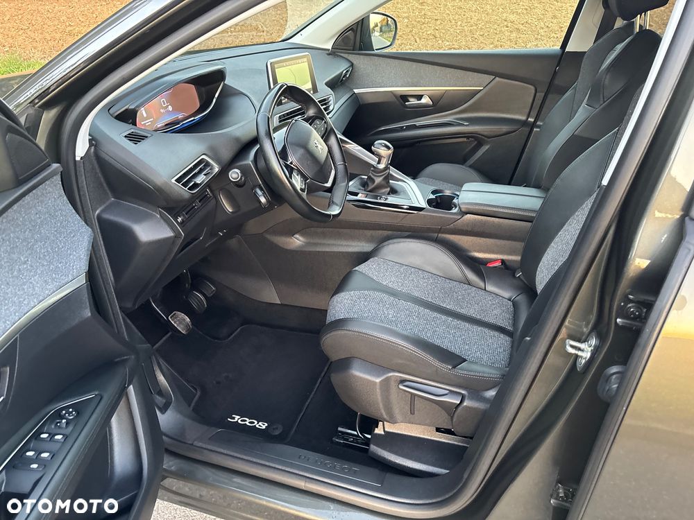 Peugeot 3008 PureTech 130 Stop & Start GPF Allure Pack - 24