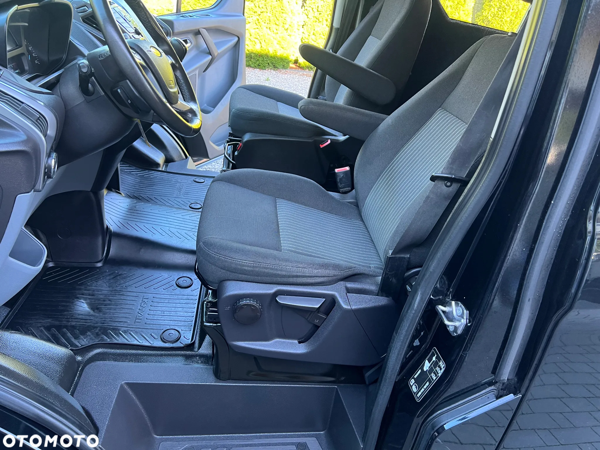 Ford TRANSIT CUSTOM - 19
