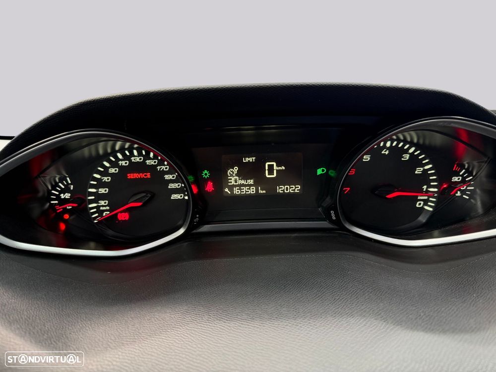 Peugeot 308 SW 1.2 PureTech Style - 24