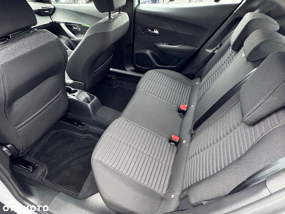 Peugeot 2008 1.2 PureTech Active Pack S&S - 26