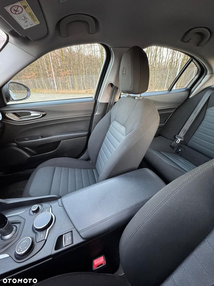 Alfa Romeo Giulia - 18