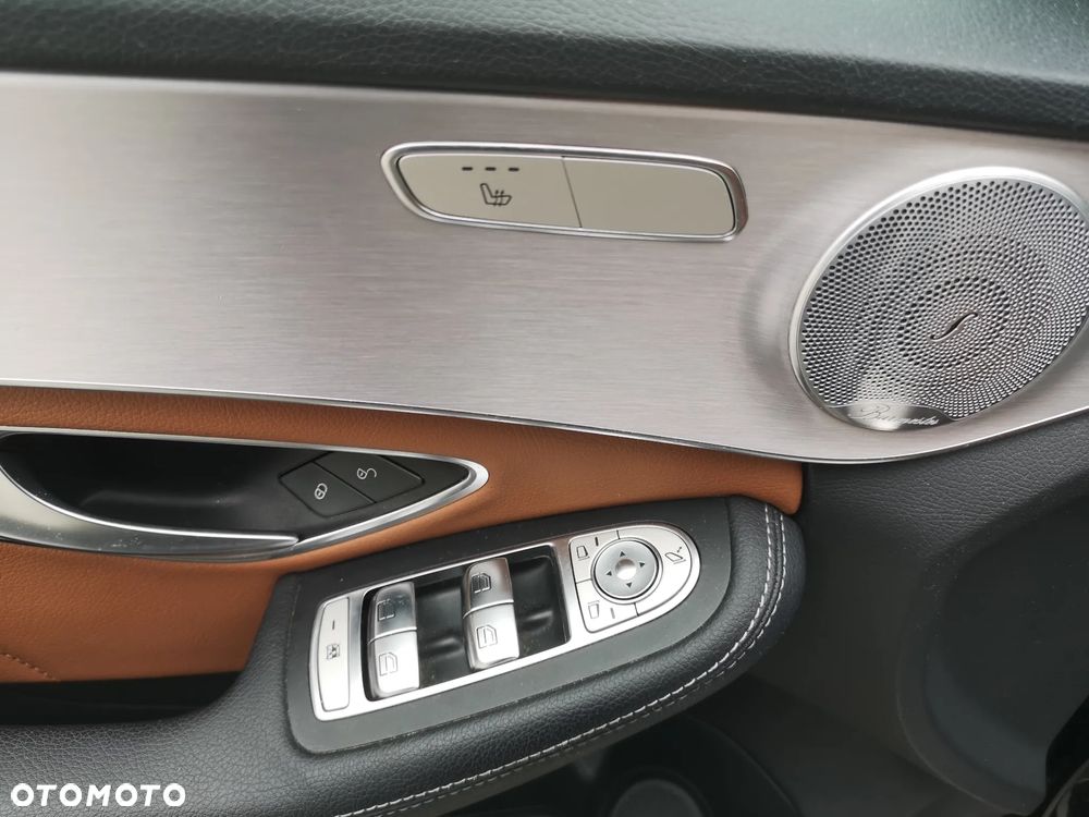 Mercedes-Benz Klasa C 400 4Matic 9G-TRONIC AMG Line - 33