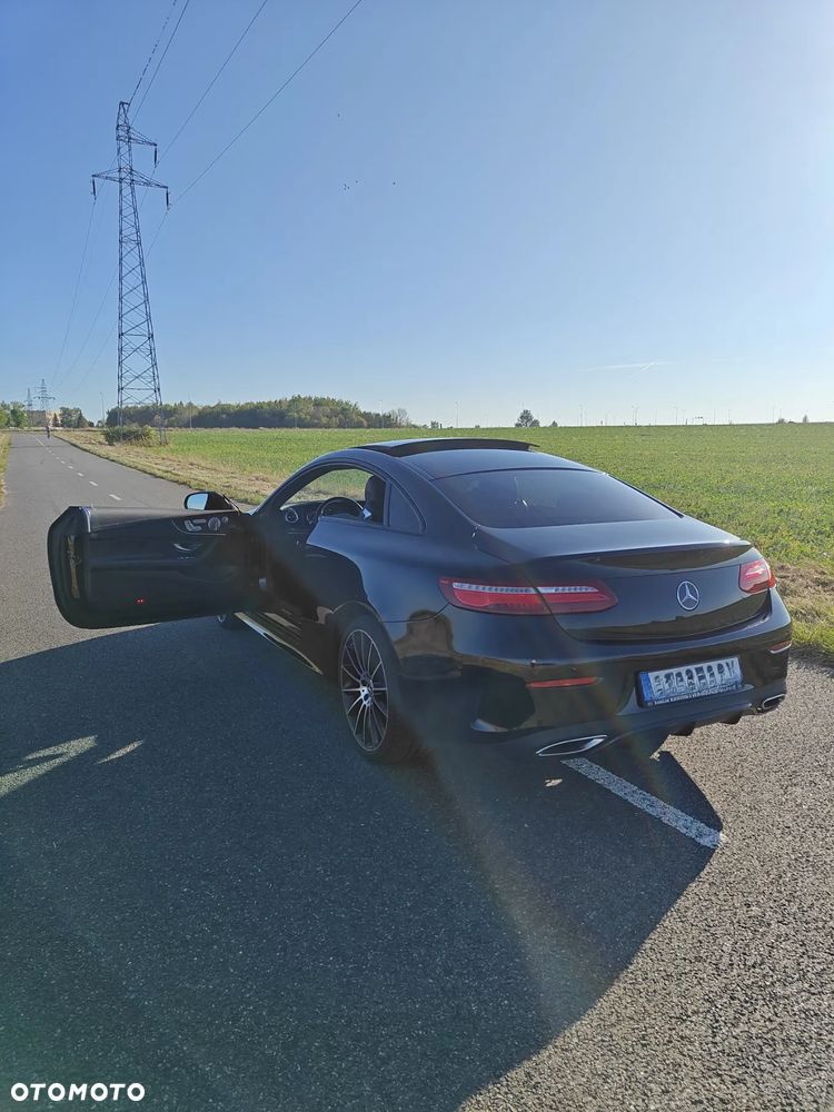 Mercedes-Benz Klasa E 200 4Matic Coupe 9G-TRONIC AMG Line - 10