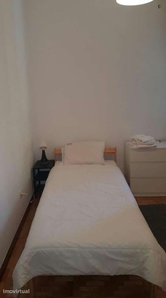 Quarto - localizado em Cedofeita Porto - Grande imagem: 2/6