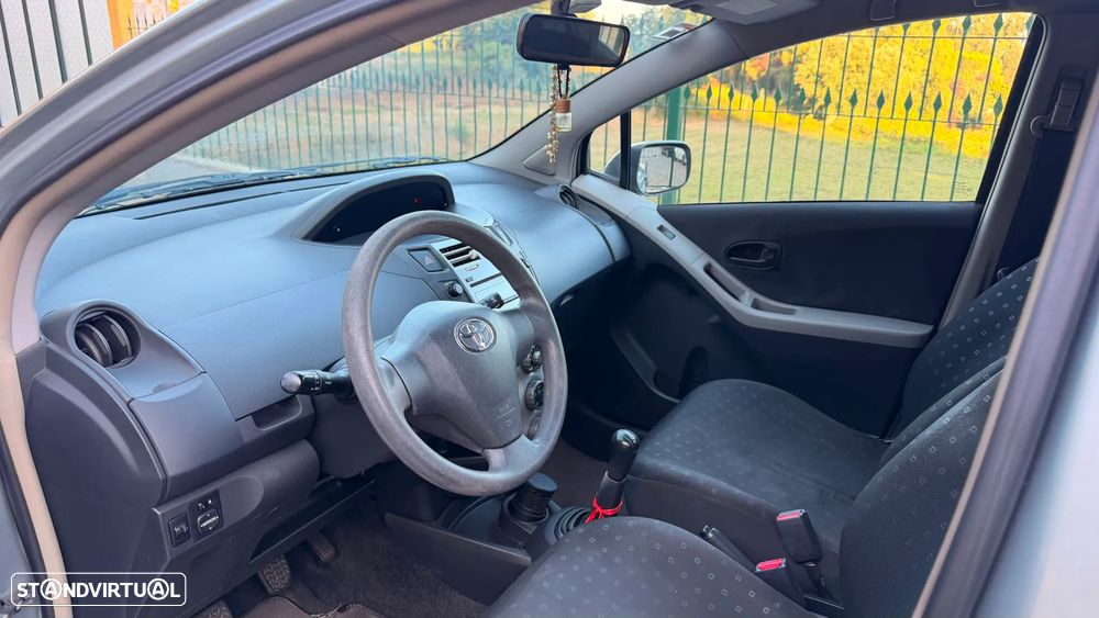 Toyota Yaris 1.0 VVT-i - 5
