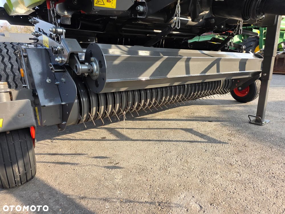 Claas Variant 480 RF - 13