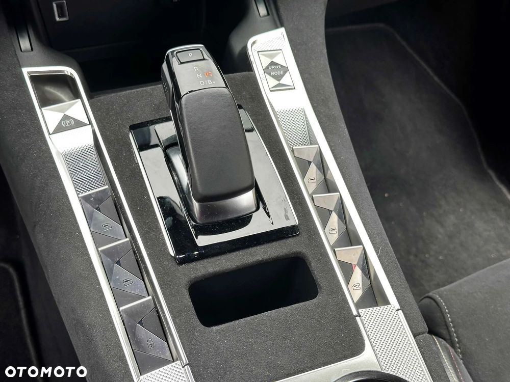 DS Automobiles DS 7 Crossback 1.6 E-Tense Esprit de Voyage - 28