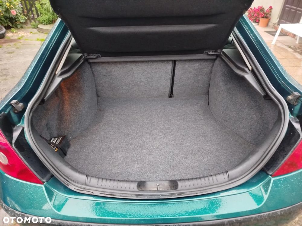 Ford Mondeo 1.8 Ghia - 26