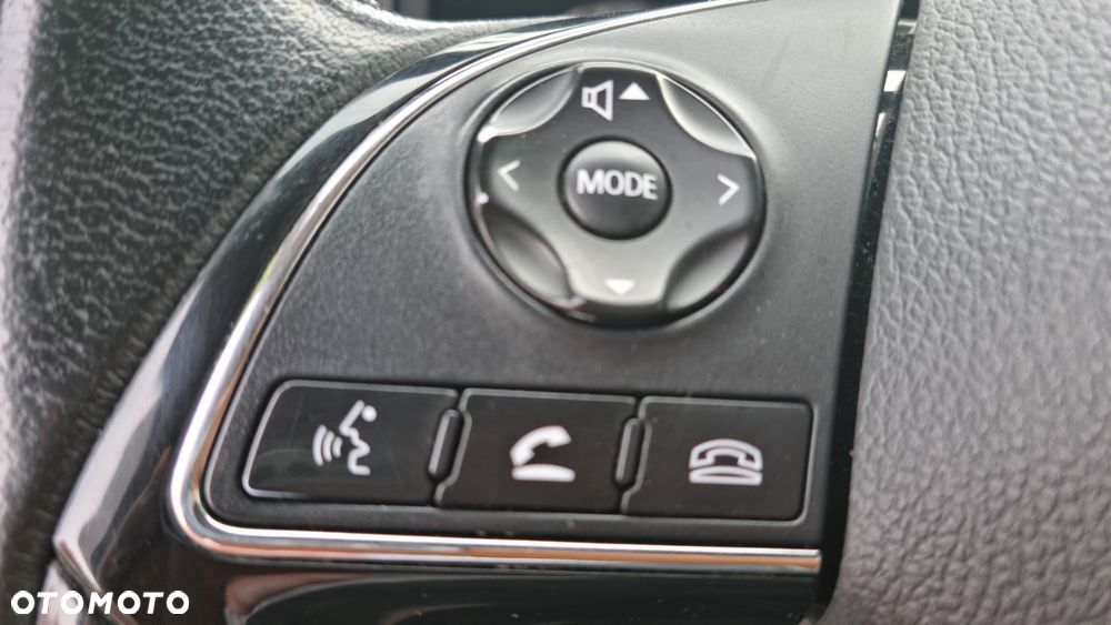 Mitsubishi Outlander 2.0 Invite + 2WD - 22