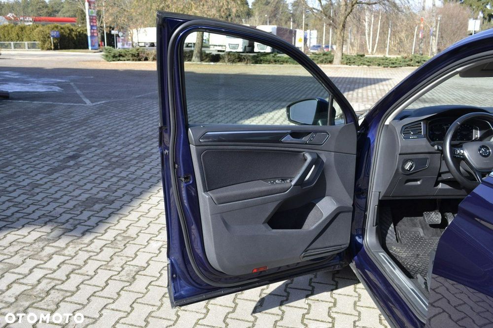 Volkswagen Tiguan - 32