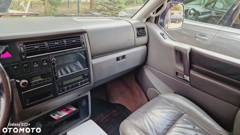 Volkswagen Multivan - 12