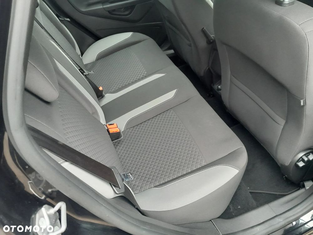 Ford Fiesta 1.0 Champions Edition - 19