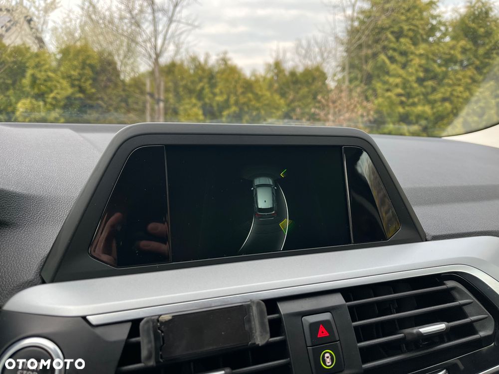 BMW X3 sDrive18d - 21